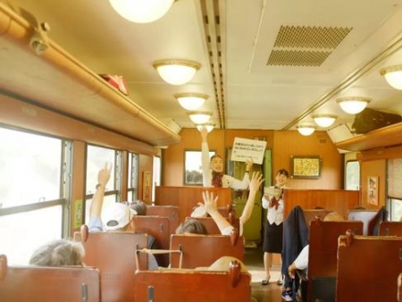 九州 坐着童话列车去觅食才是正经事